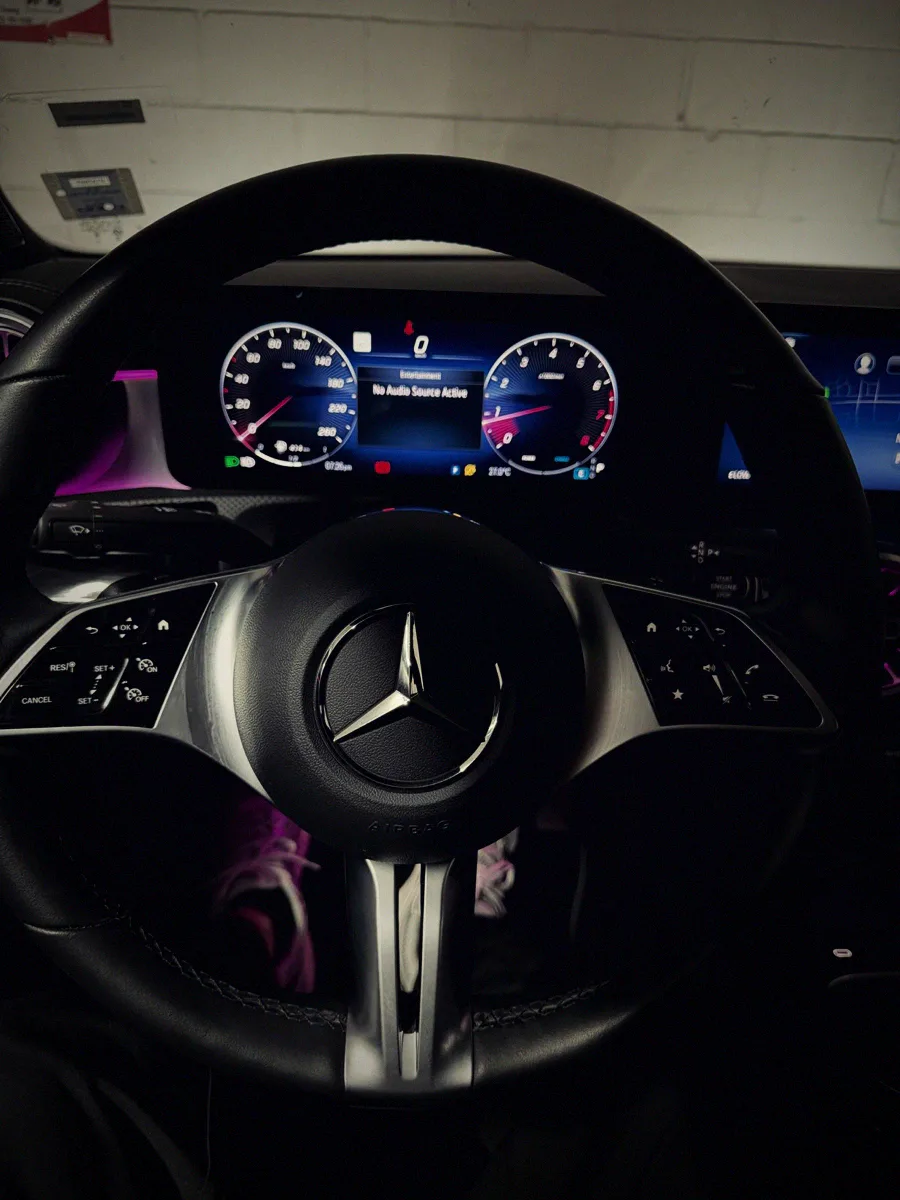 Steering wheel and instrument cluster, ambient lighting on